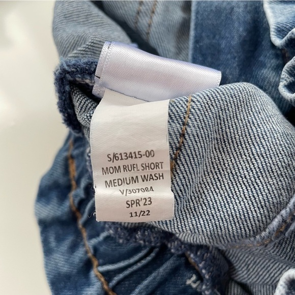 Baby GAP LOT OF 2 Denim Shorts, Ruffle Mom Distressed Stride Shorts Size 3 and 4 - Picture 5 of 8